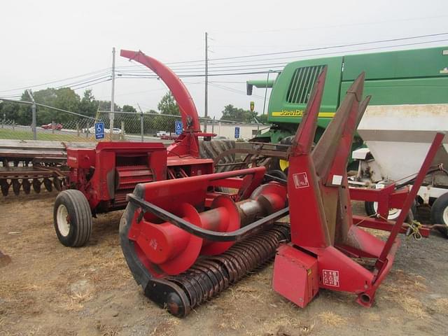 Image of International Harvester 781 equipment image 4