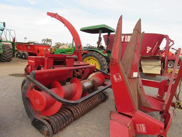 Image of International Harvester 781 equipment image 1