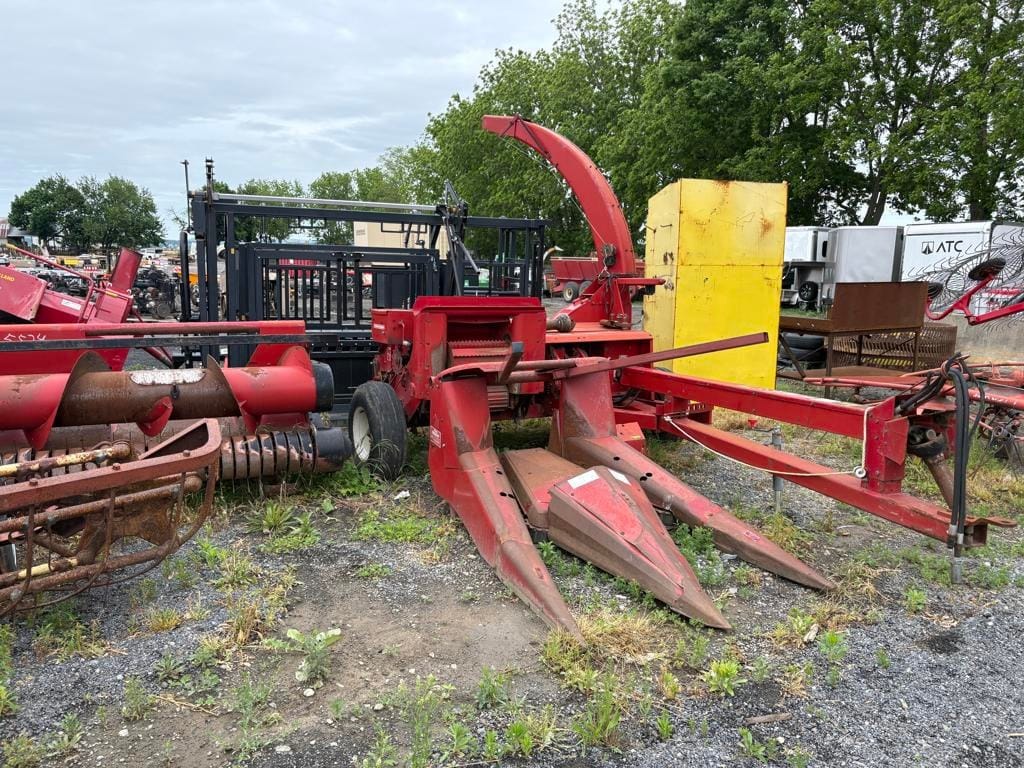 International Harvester 781 Equipment Image0
