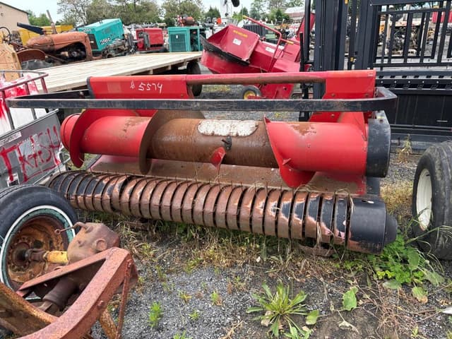 Image of International Harvester 781 equipment image 4