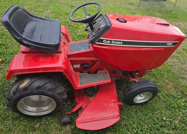 Image of International Harvester Cub Cadet equipment image 2