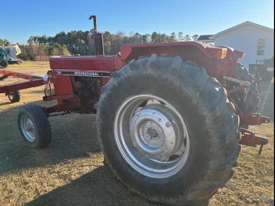 Image of International Harvester 784 equipment image 2