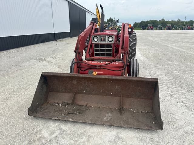 Image of International Harvester 784 equipment image 2