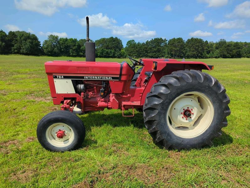 Image of International Harvester 784 Primary image