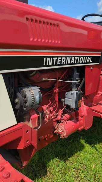 Image of International Harvester 784 equipment image 4