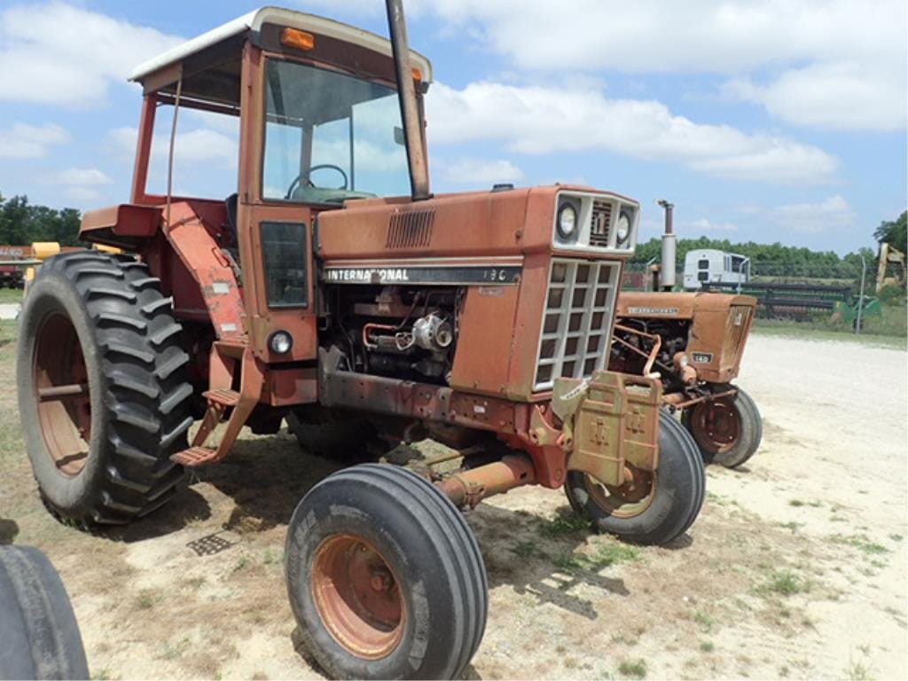 Main image International Harvester 786