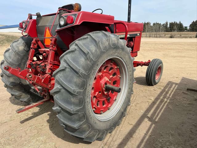 Image of International Harvester 786 equipment image 4