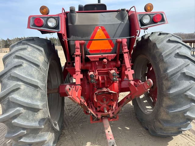 Image of International Harvester 786 equipment image 3