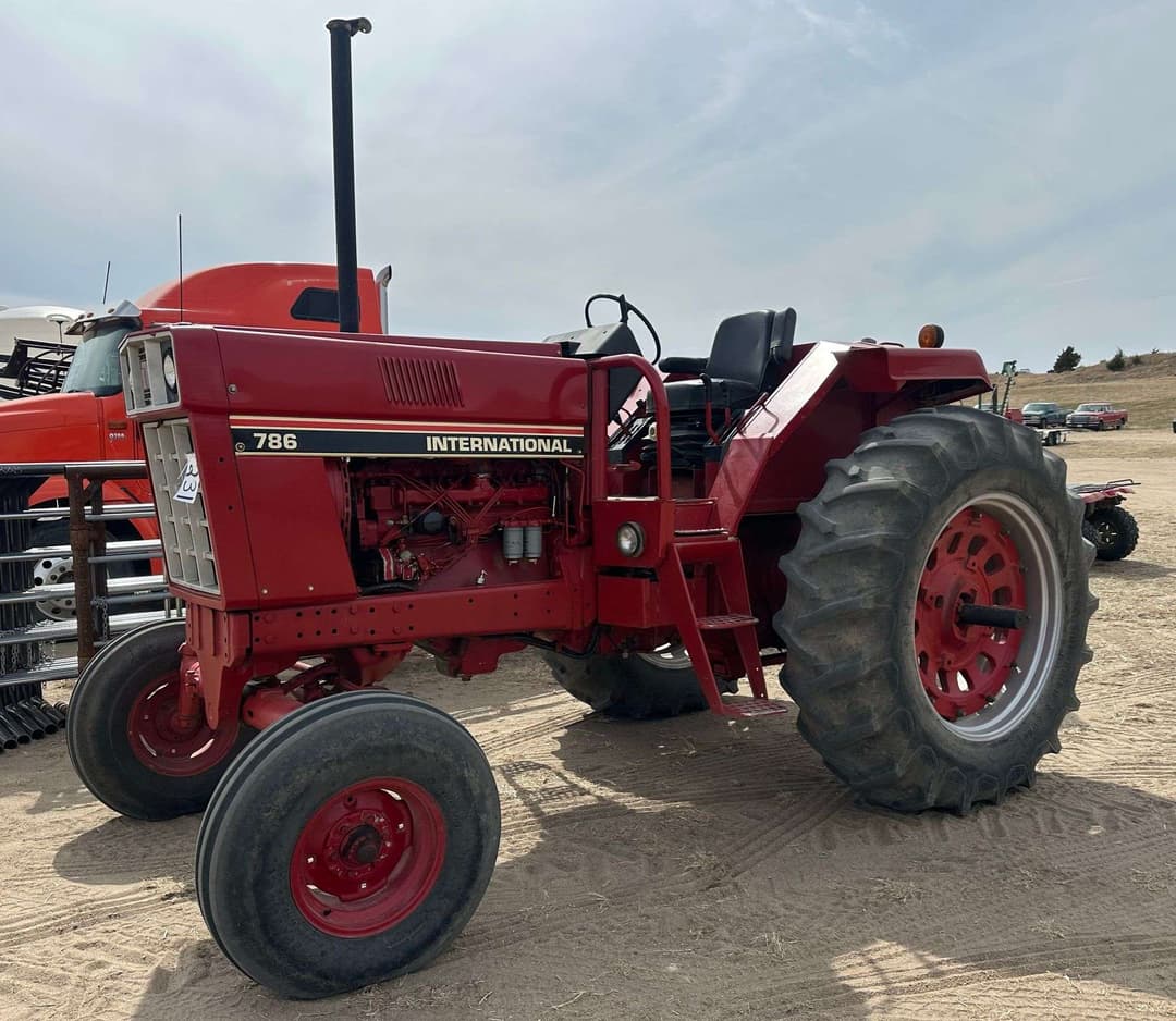 Image of International Harvester 786 Primary image