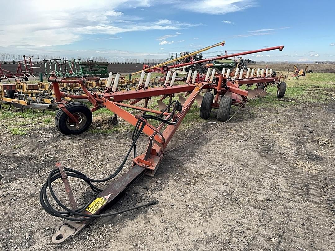 Image of International Harvester 800 Primary image