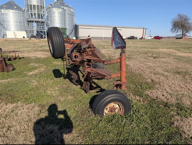 Image of International Harvester 800 equipment image 4