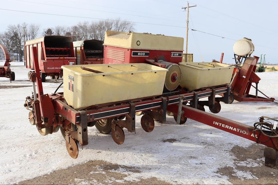 Image of International Harvester 800 Cyclo Air Primary image