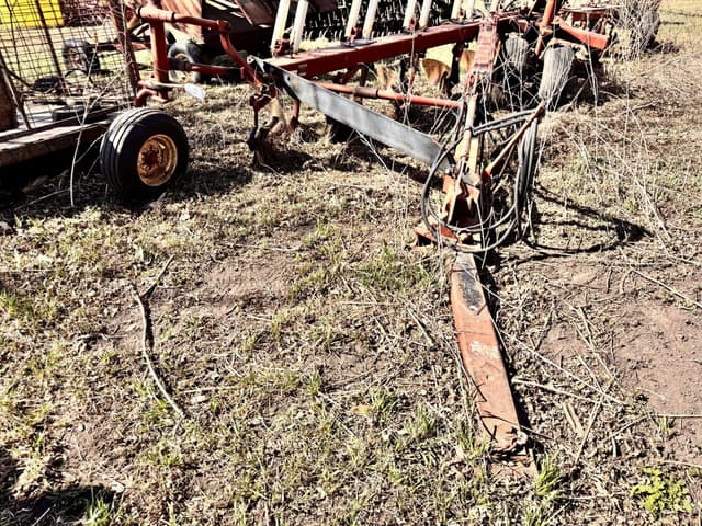 Image of International Harvester 800 equipment image 1