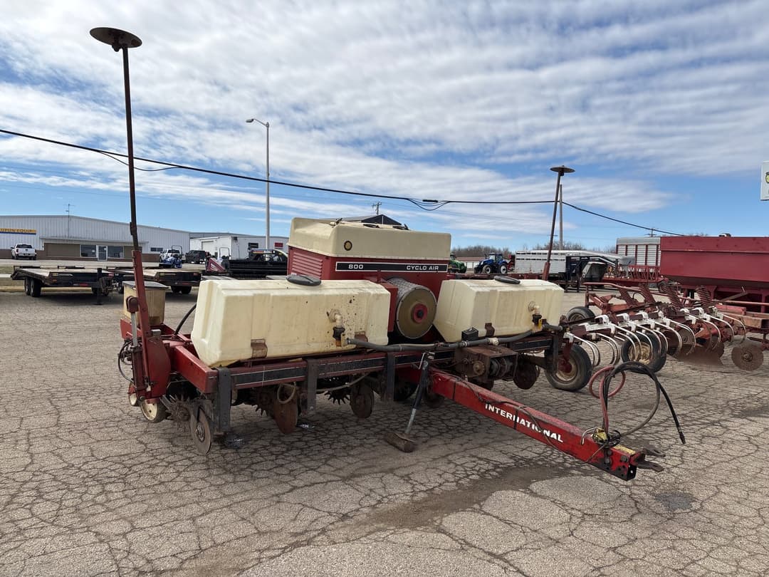 Image of International Harvester 800 Cyclo Air Primary image
