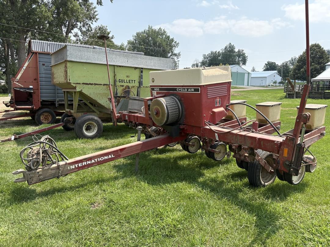 Image of International Harvester 800 Cyclo Air Primary image