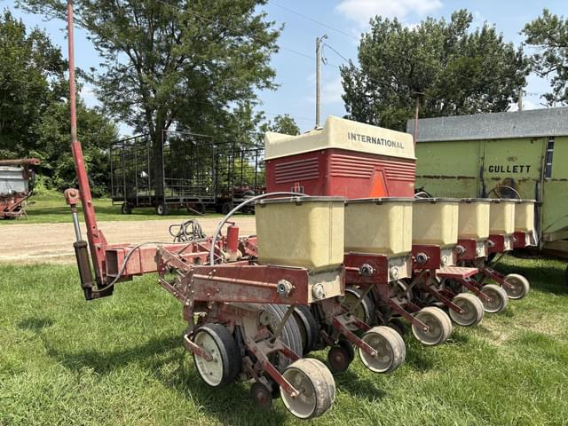 Image of International Harvester 800 Cyclo Air equipment image 4