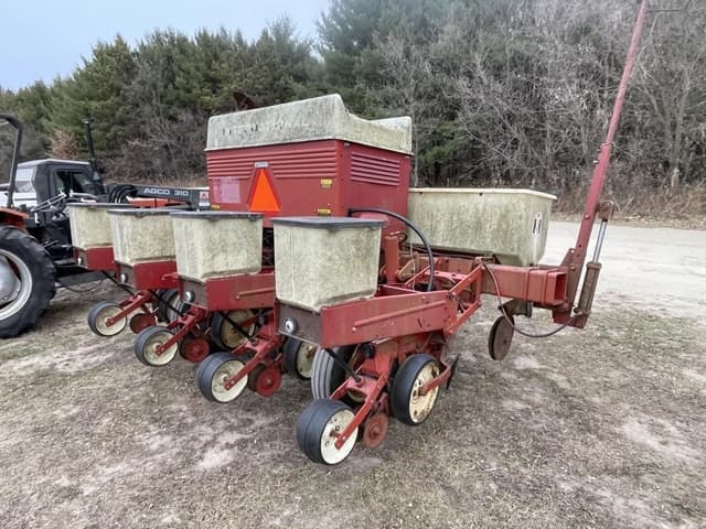 Image of International Harvester 800 Cyclo Air equipment image 2