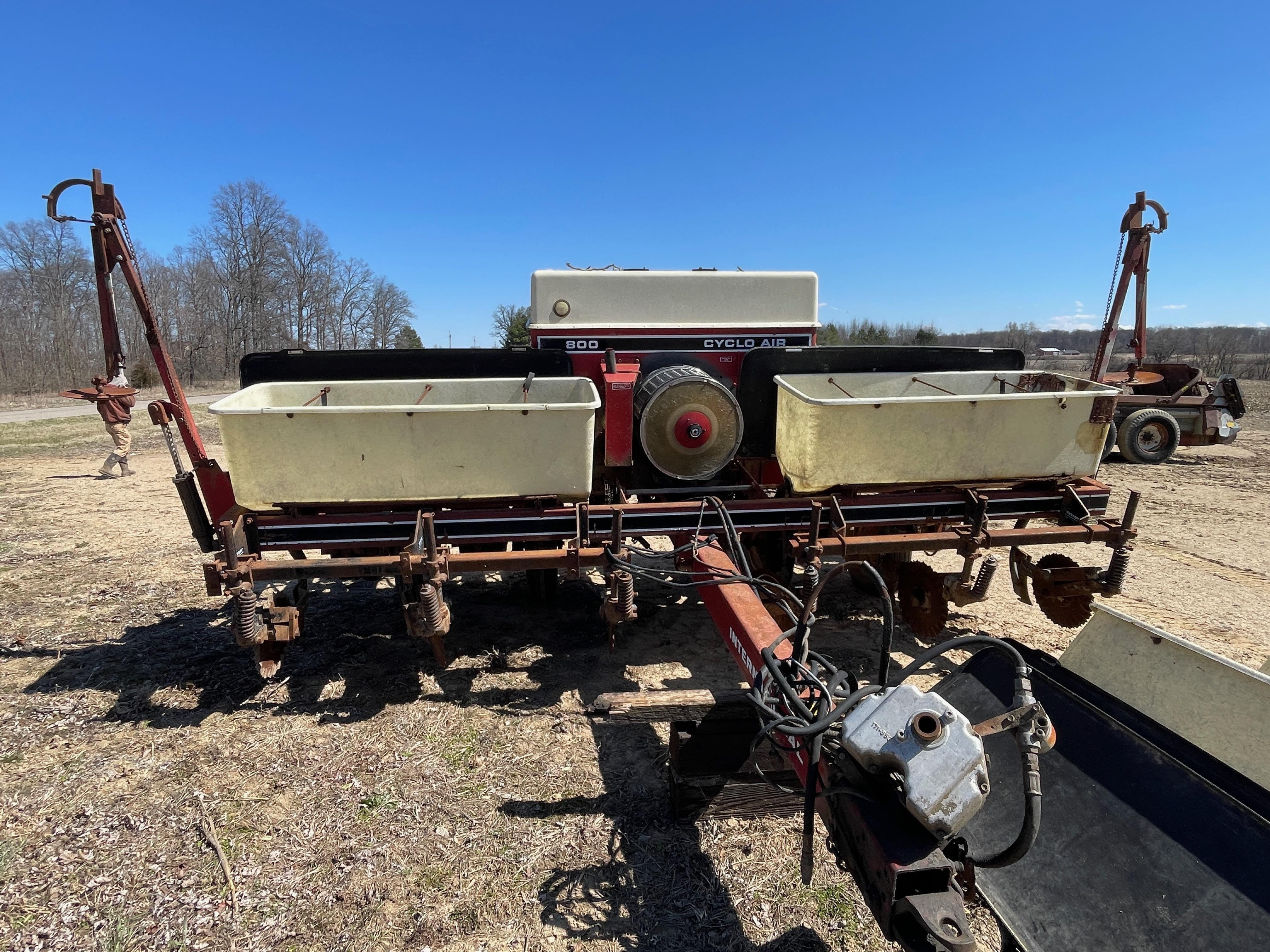 Main image International Harvester 800 Cyclo Air