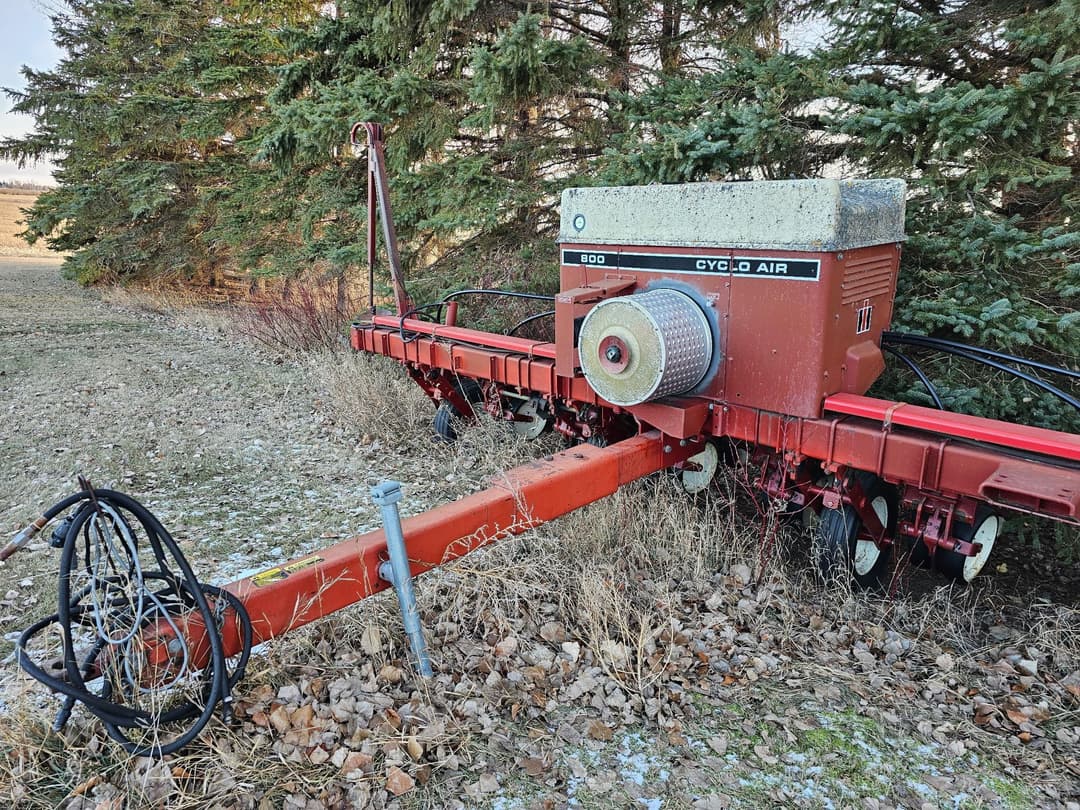 Image of International Harvester 800 Cyclo Air Image 1