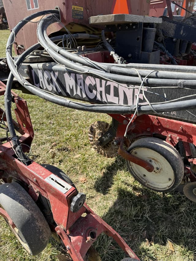 Image of International Harvester 800 Cyclo Air equipment image 2