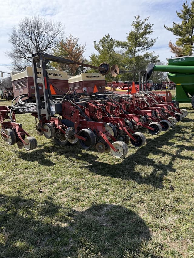 Image of International Harvester 800 Cyclo Air equipment image 3
