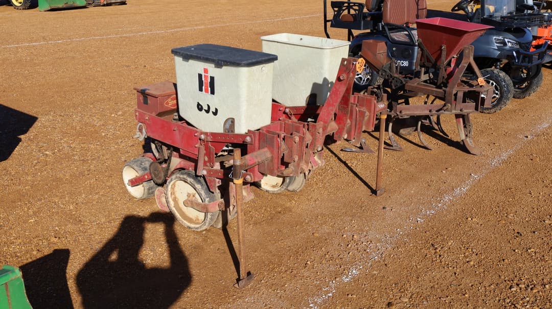 Image of International Harvester 800 Primary image