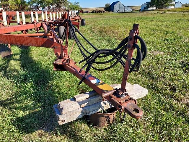 Image of International Harvester 800 equipment image 1