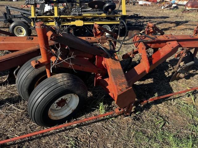 Image of International Harvester 800 equipment image 3