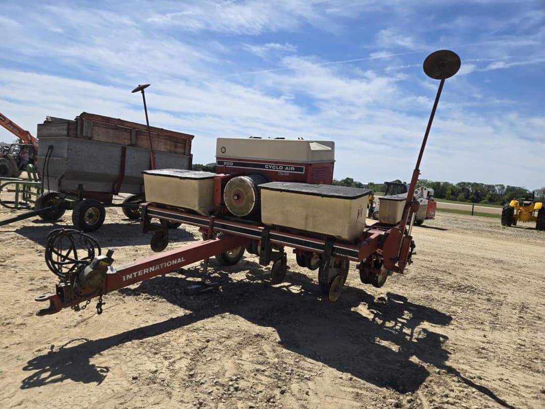 Image of International Harvester 800 Cyclo Air Primary image