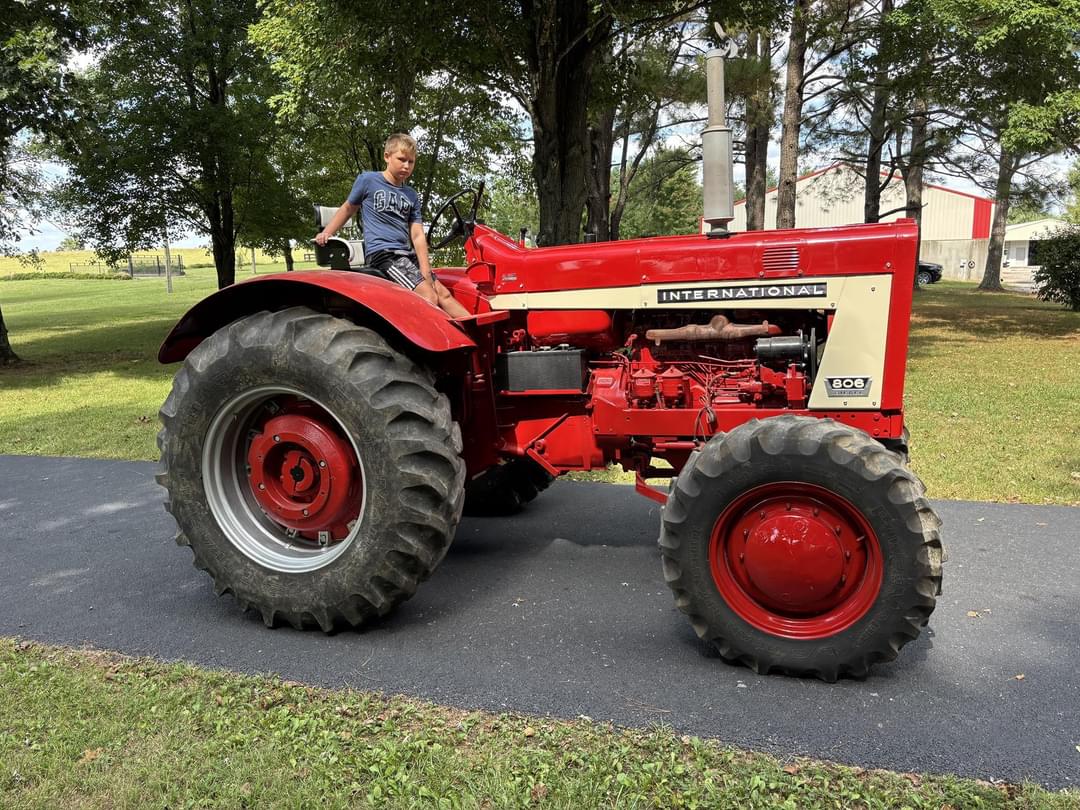 Image of International Harvester 806 Primary image