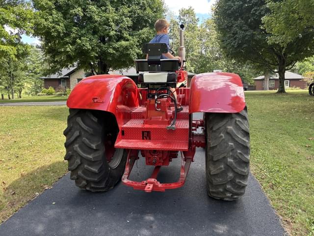 Image of International Harvester 806 equipment image 2