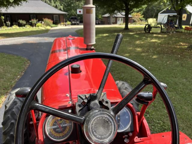 Image of International Harvester 806 equipment image 3