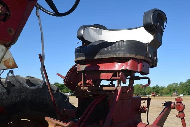 Image of International Harvester 806 equipment image 4