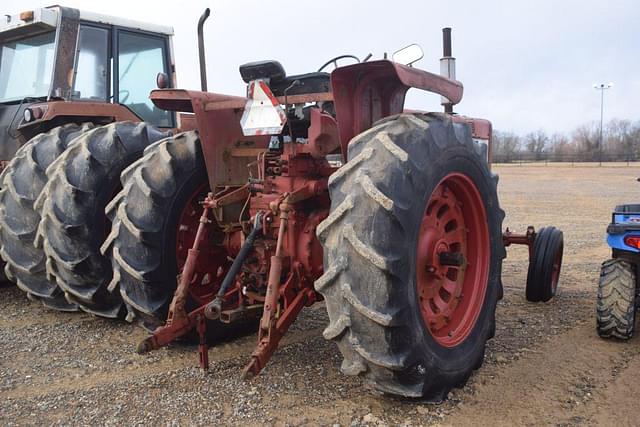 Image of International Harvester 806 equipment image 2