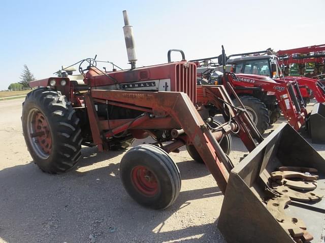 Image of International Harvester 806 equipment image 3