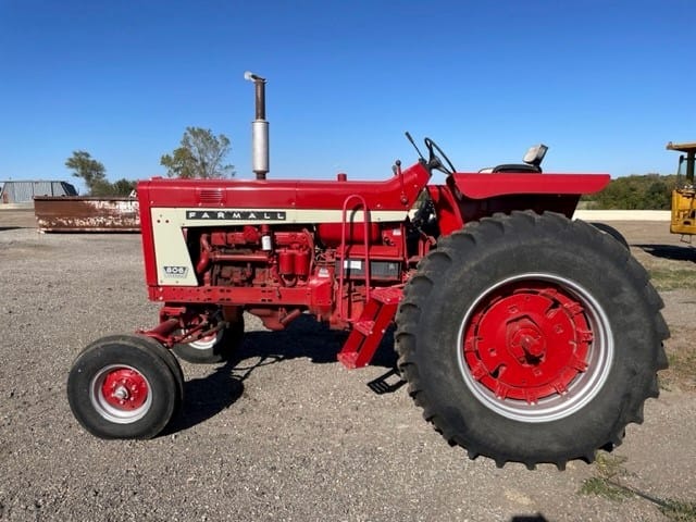 Main image International Harvester 806