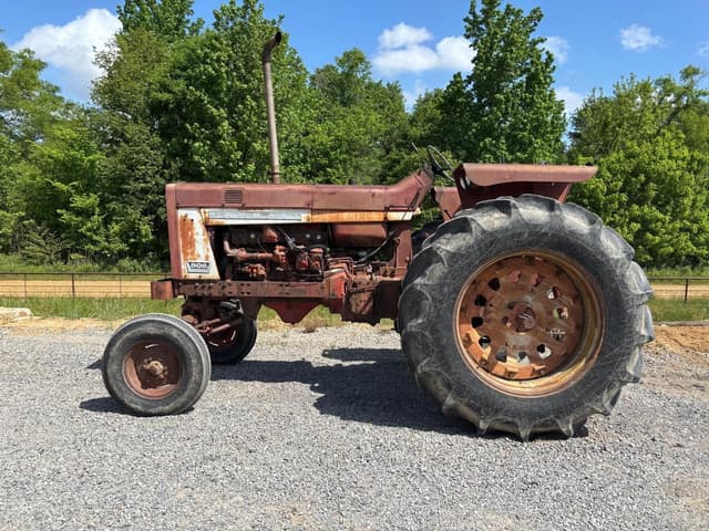 Image of International Harvester 806 equipment image 4