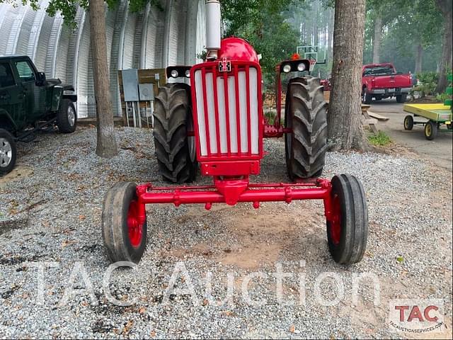 Image of International Harvester 806 equipment image 1