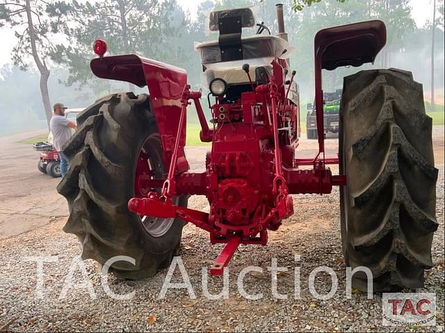 Image of International Harvester 806 equipment image 3