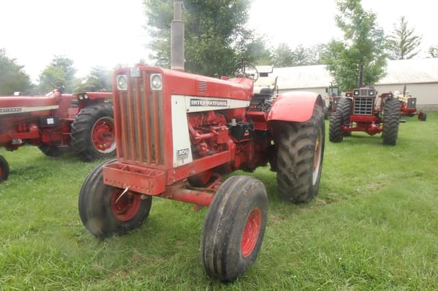 Image of International Harvester 806 equipment image 1