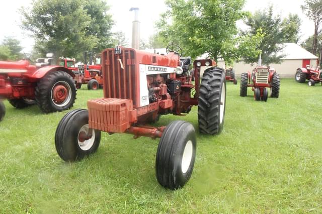Image of International Harvester 806 equipment image 2