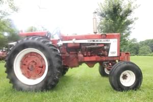 International Harvester 806 Image