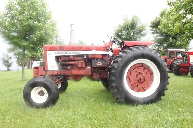 Image of International Harvester 806 equipment image 3
