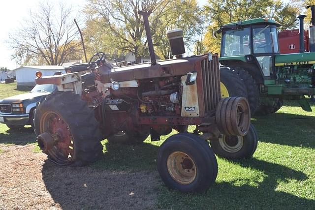 Image of International Harvester 806 equipment image 2