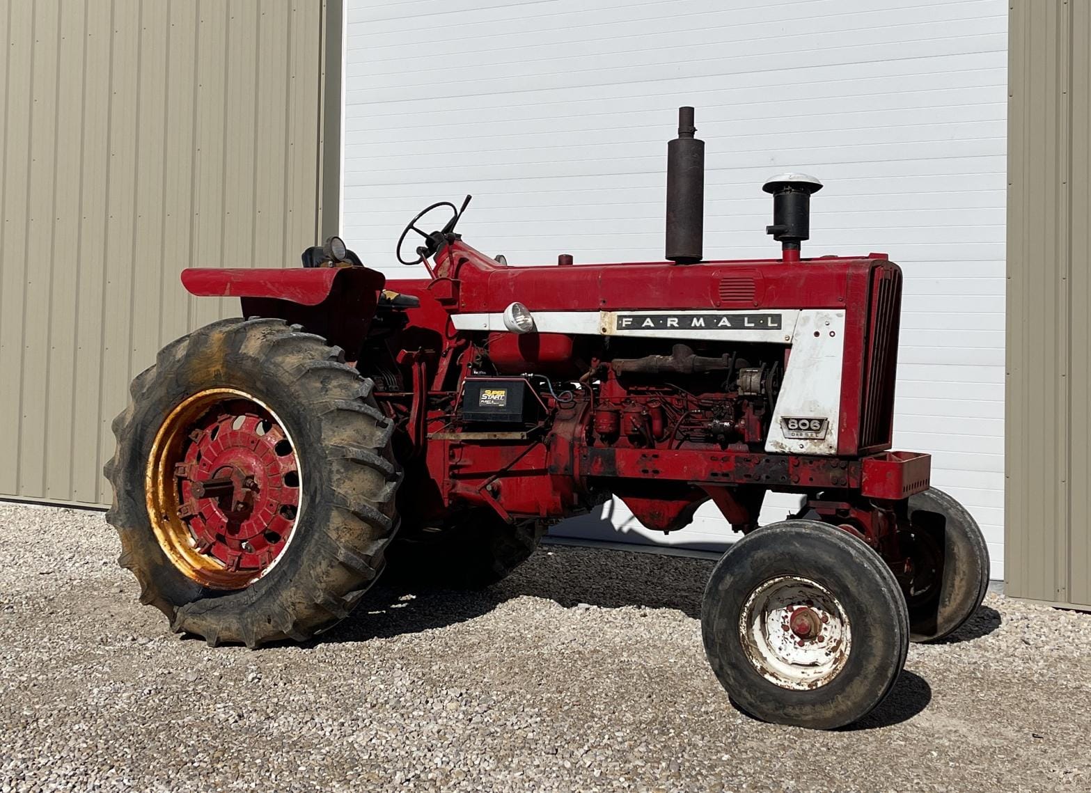 Main image International Harvester 806