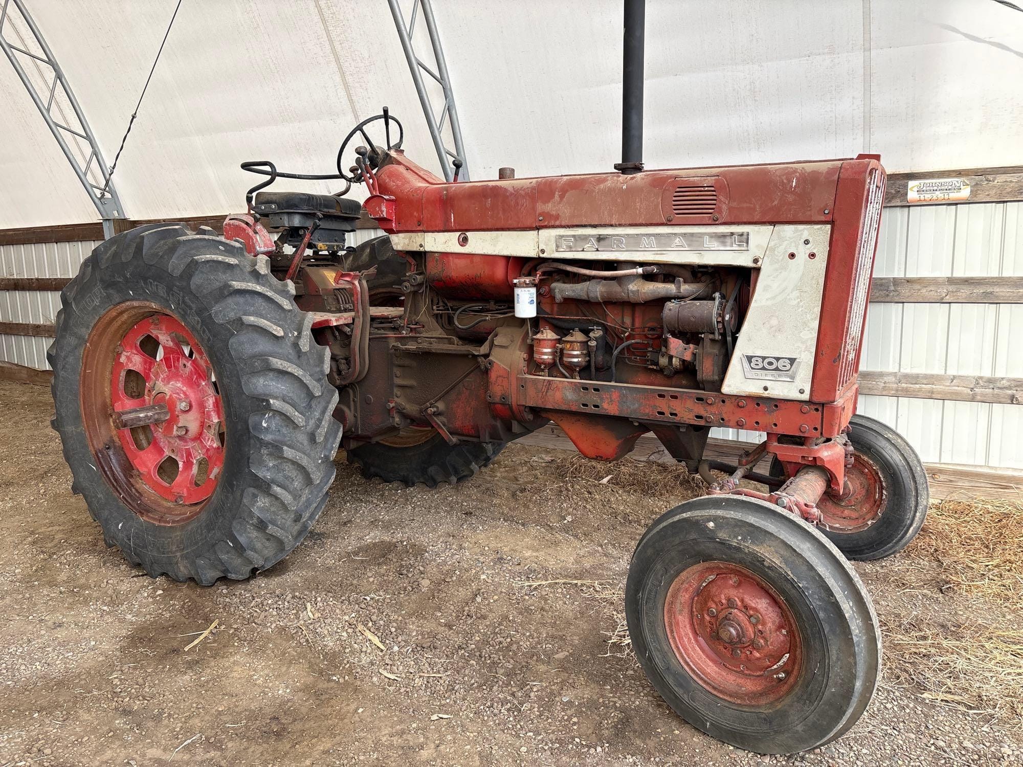 International Harvester 806 Equipment Image0