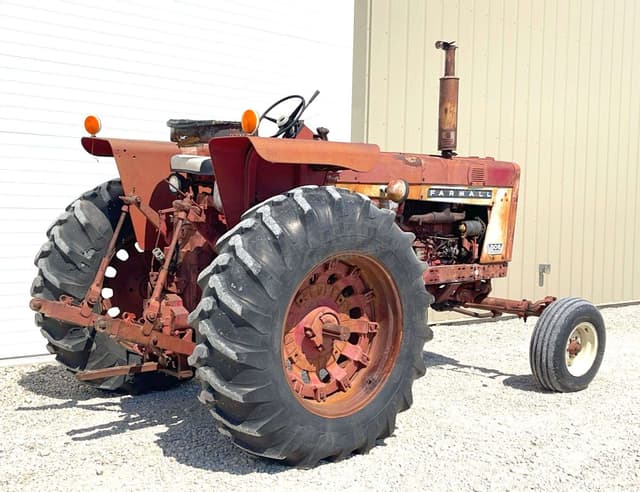 Image of International Harvester 806 equipment image 4