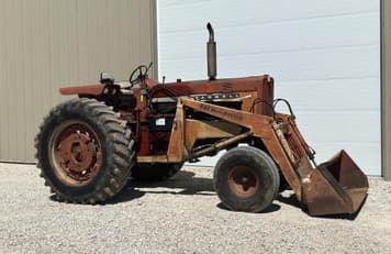 Main image International Harvester 806