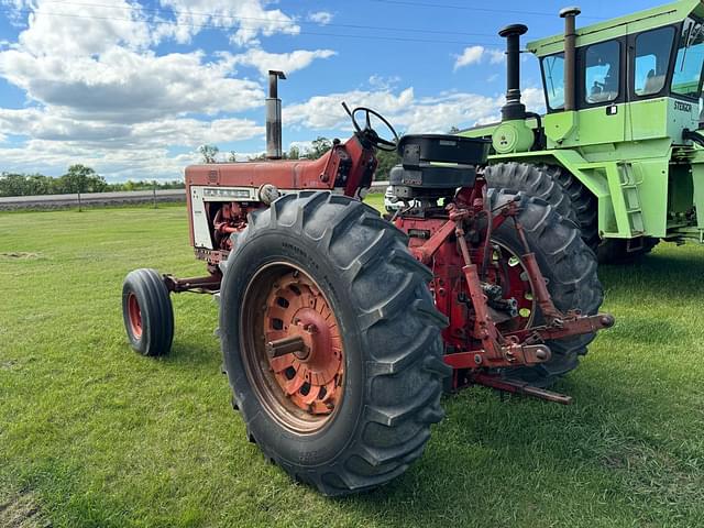 Image of International Harvester 806 equipment image 3