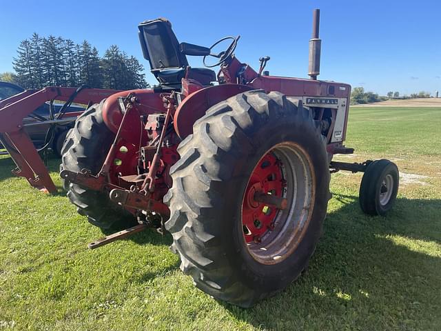 Image of International Harvester 806 equipment image 2